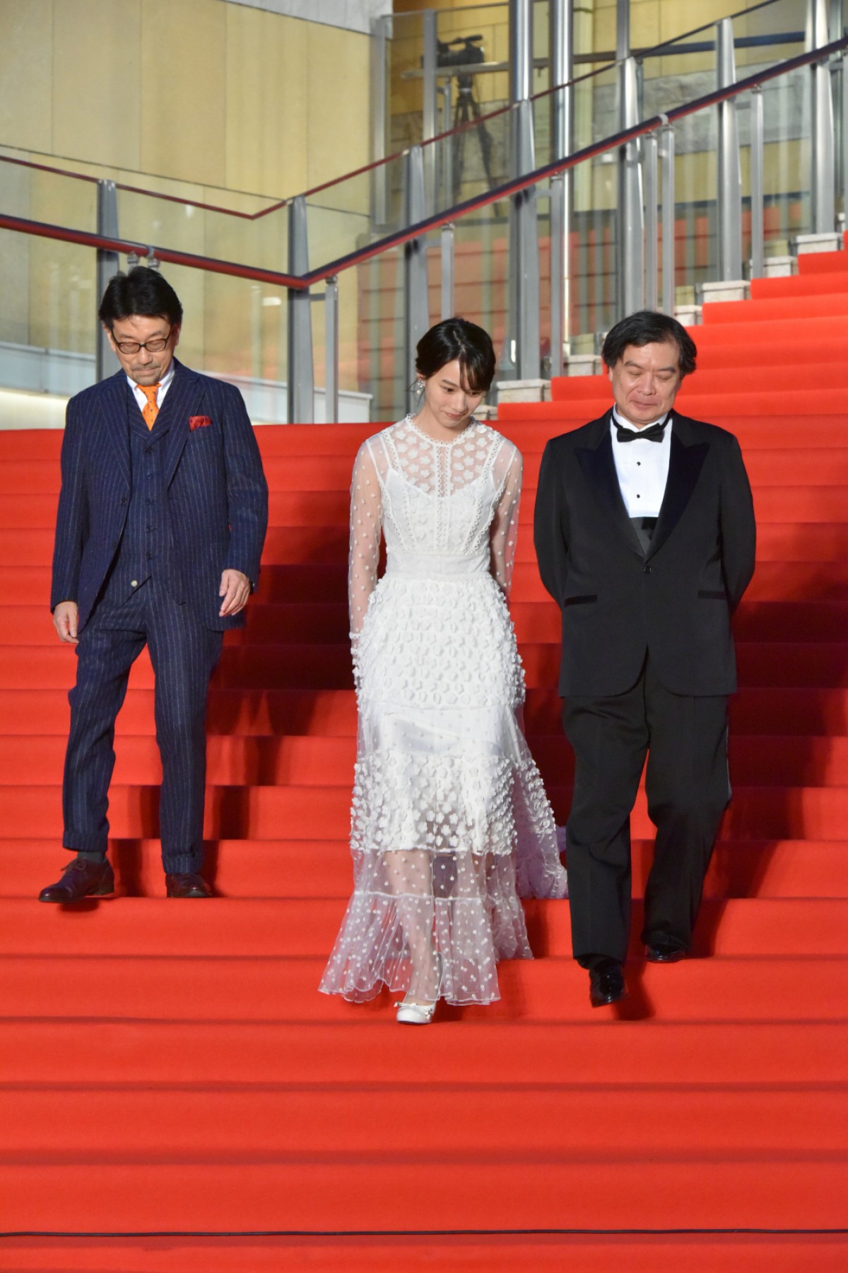 のん、報道陣ざわつく美ぼう　幼さ消えて大人の女性に