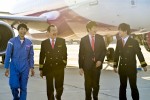 【写真】田中圭、機内販売＆アナウンスに初挑戦 『おっさんずラブ』関空ロケショット解禁