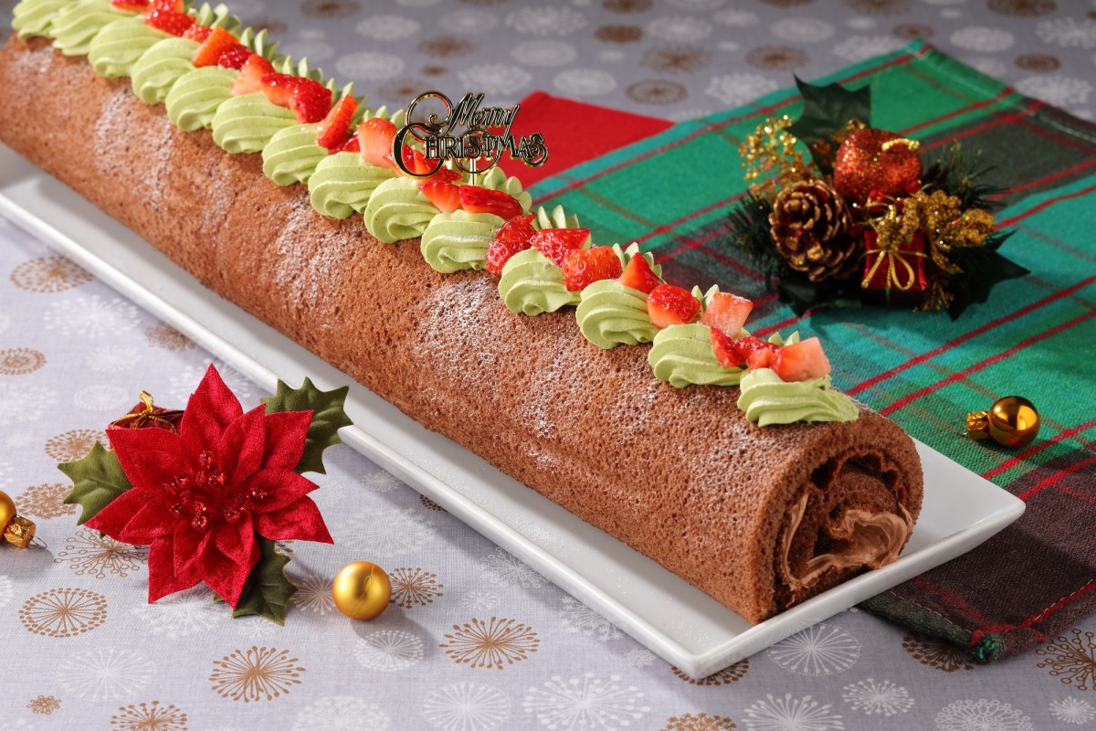 いちごのクリスマスロールケーキ