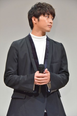 映画『いのちスケッチ』完成披露試写会に登場した佐藤寛太