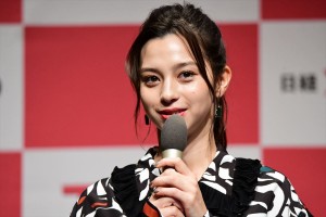 日経トレンディ「2019年ヒット商品ベスト30」「2020年ヒット予測30」先行発表会に登場した中条あやみ