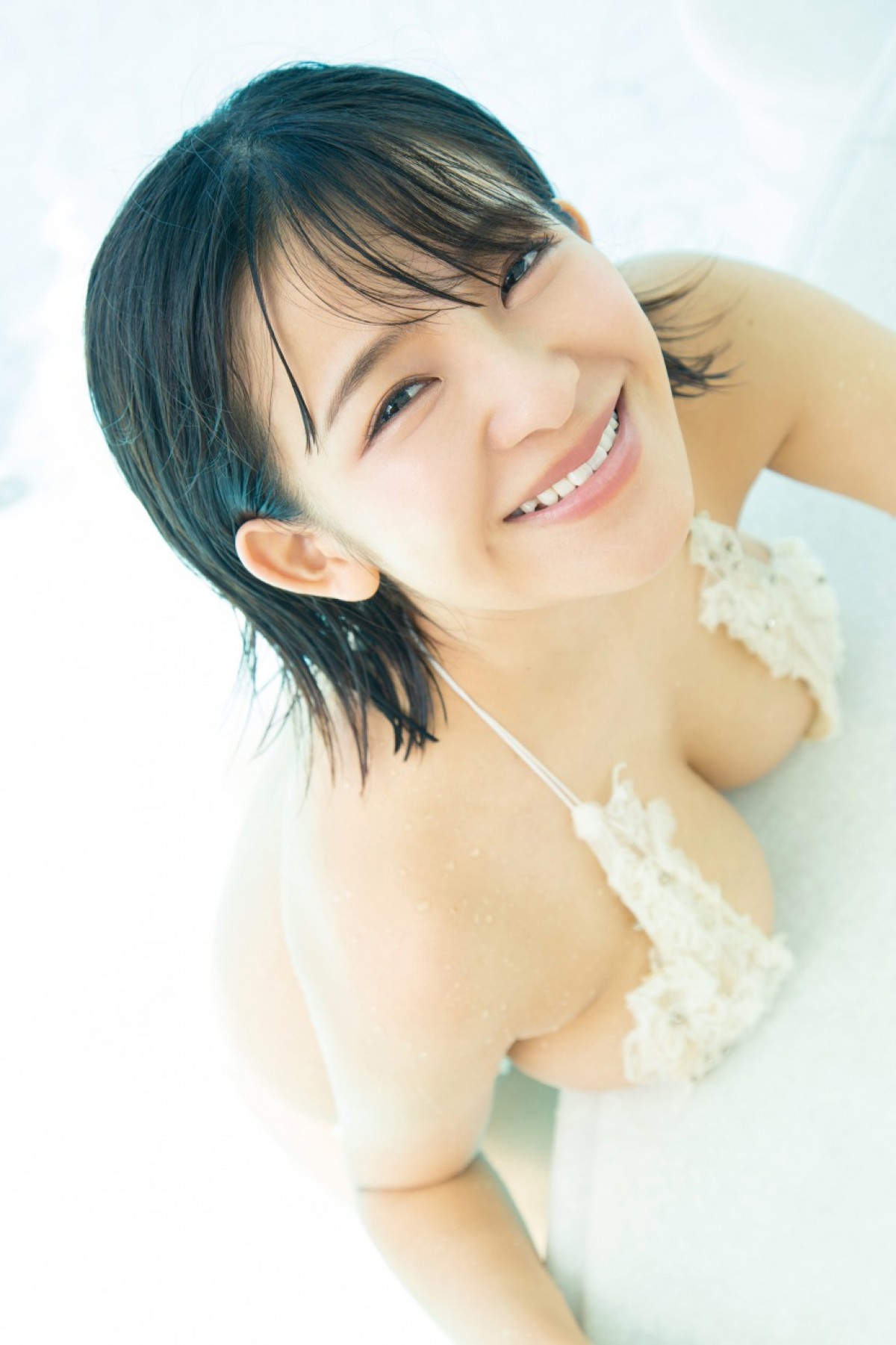 天木じゅんと南の島で秘密のデート！ 二次元ボディショット解禁