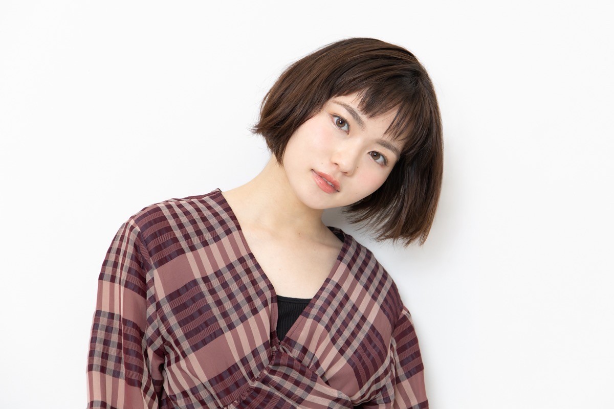 山田杏奈＆大友花恋、役とは“逆”の2人の素顔 　かわいい密着ショットもたっぷり