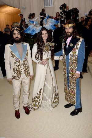 2018年のメットガラのテーマはカトリック。ジャレッド・レトの装いはまるでキリストが降臨したかのよう。