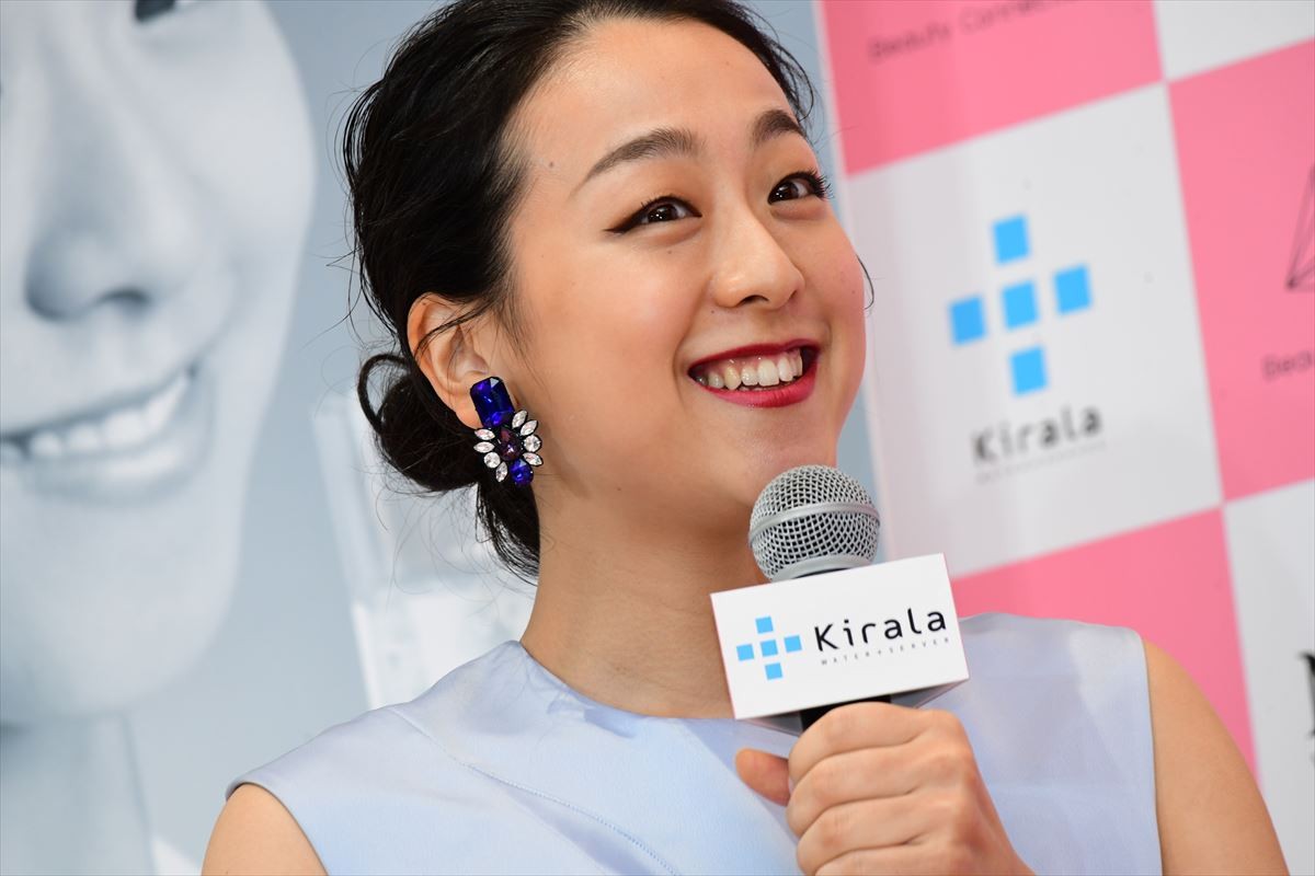 浅田真央＆舞、普段とはひと味ちがう華やかな装いで銀座に登場！