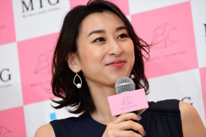 「Beauty Connection Ginza」プレスイベントに登場した浅田舞