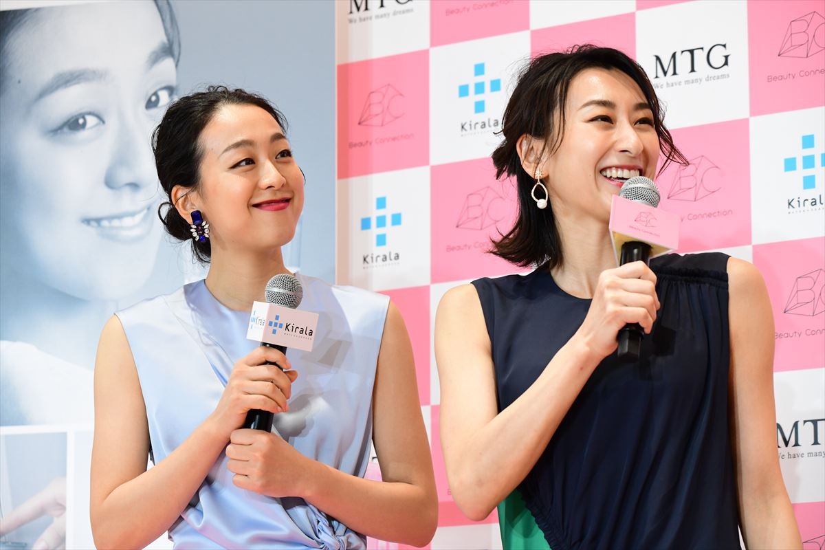 浅田真央＆舞、普段とはひと味ちがう華やかな装いで銀座に登場！