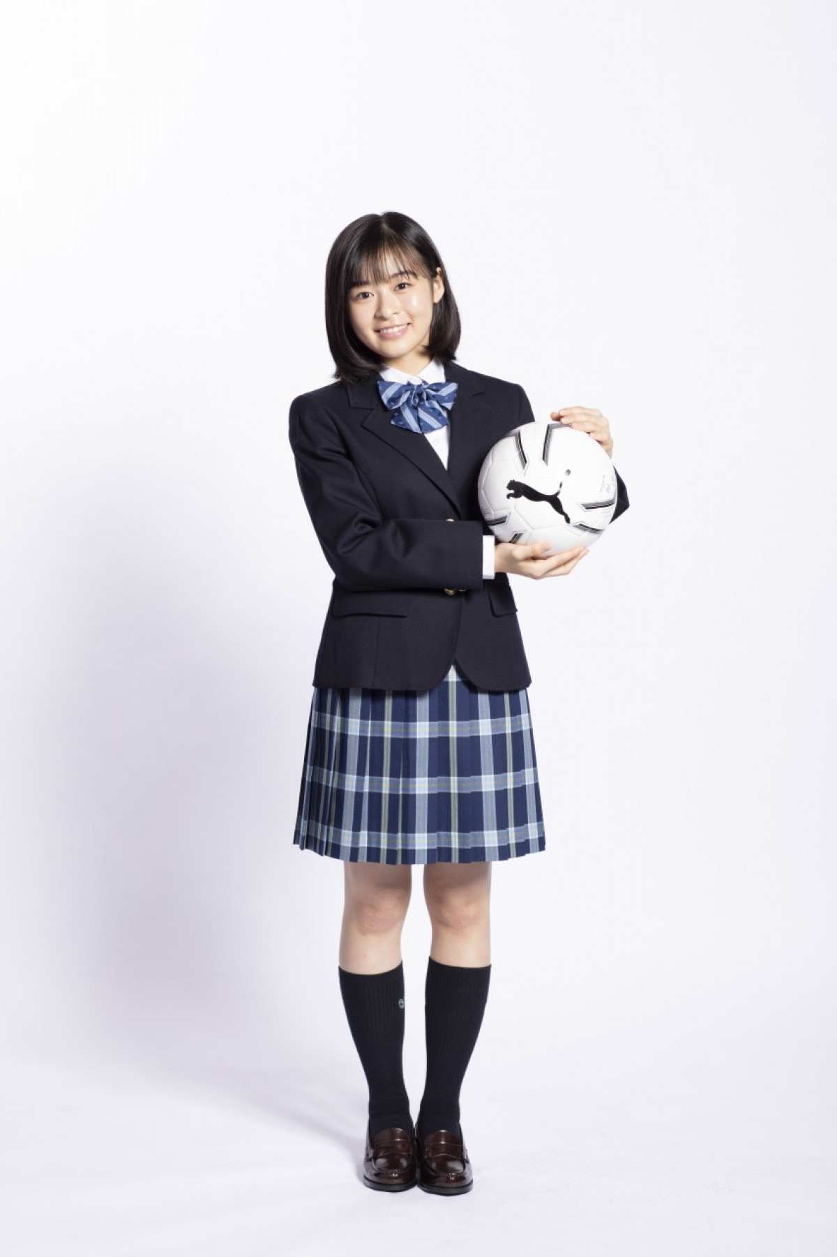 森七菜が制服姿でエール！ 高校サッカー応援マネージャー就任