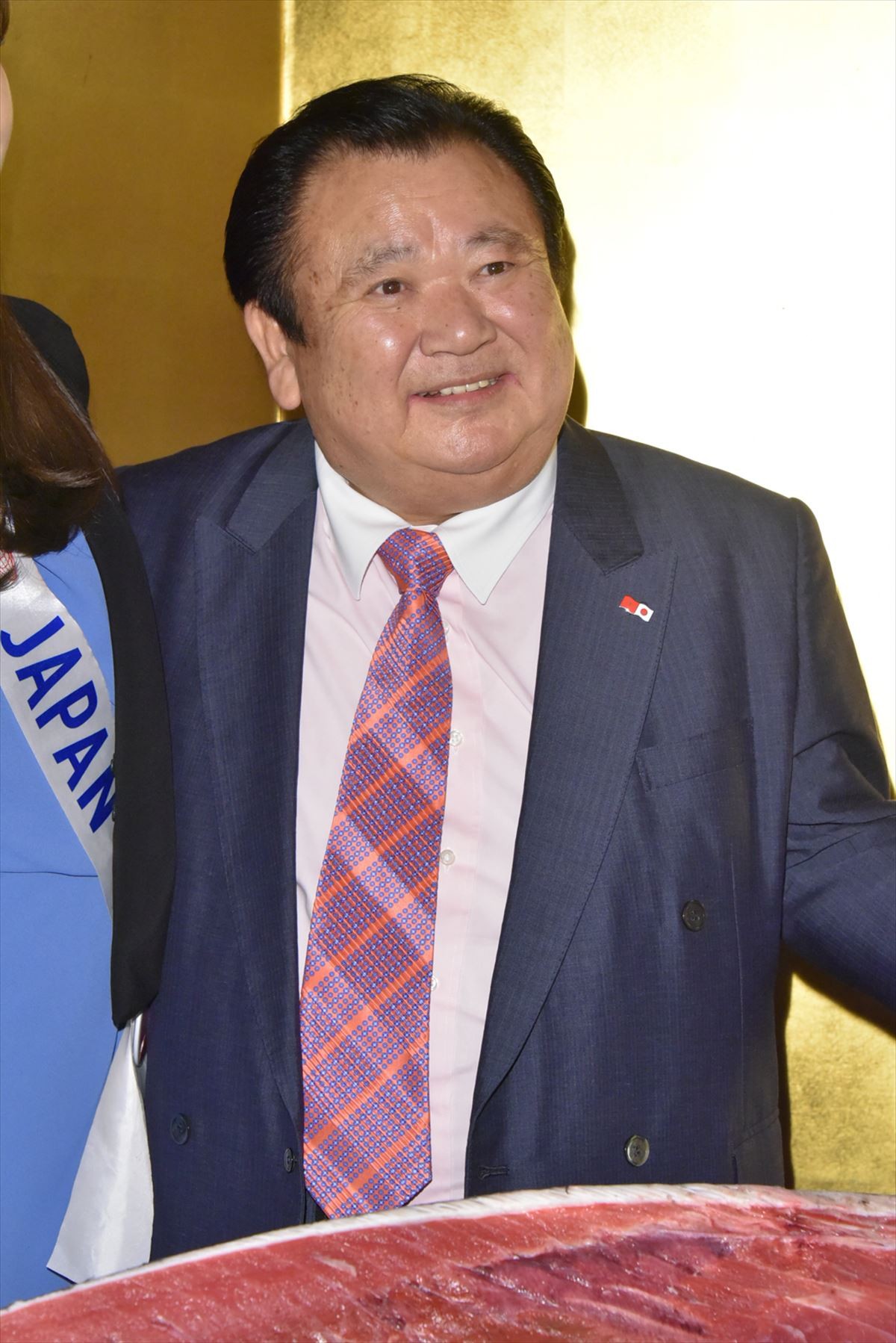 ミス・インターナショナル日本代表・岡田朋峰、世界の美女たちとすしざんまい訪問！