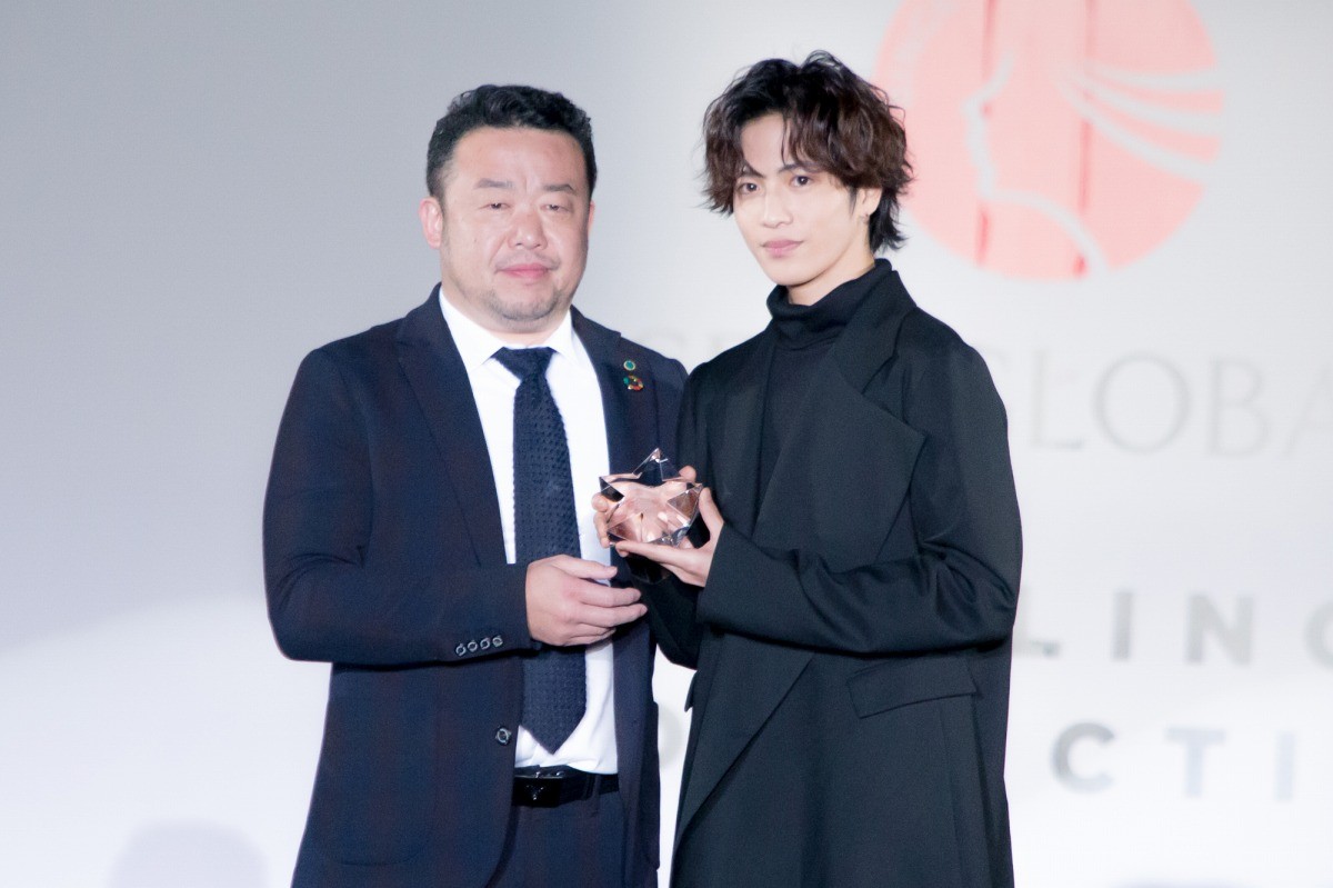 志尊淳、シャンプーは“コンビニ”告白に山本舞香が「意外！」
