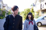 映画『殺さない彼と死なない彼女』（左から）分け目が逆の小坂（間宮祥太朗）と鹿野（桜井日奈子）