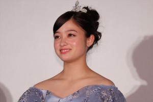 『午前0時、キスしに来てよ』リアル・シンデレライベント＆完成披露舞台挨拶に登場した橋本環奈