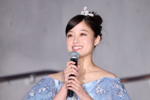 『午前0時、キスしに来てよ』リアル・シンデレライベント＆完成披露舞台挨拶に登場した橋本環奈