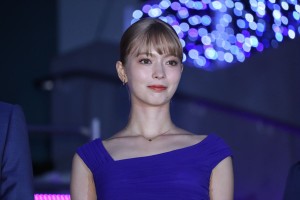 『午前0時、キスしに来てよ』リアル・シンデレライベント＆完成披露舞台挨拶に登場した八木アリサ