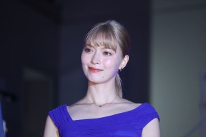 『午前0時、キスしに来てよ』リアル・シンデレライベント＆完成披露舞台挨拶に登場した八木アリサ