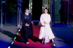 aoyama christmas circus by avexに登場した（左から）浅川梨奈、鈴木亜美