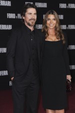 クリスチャン・ベイル、妻のサンドラ・ブラジックと『フォードvsフェラーリ』LAプレミアに登場