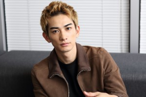 町田啓太、初の写真集で“今の自分”を見つめ直す「やっぱり田舎が好き」