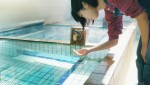 【動画】松本穂香がお湯をすくうシーンの“光”に注目『わたしは光をにぎっている』本編