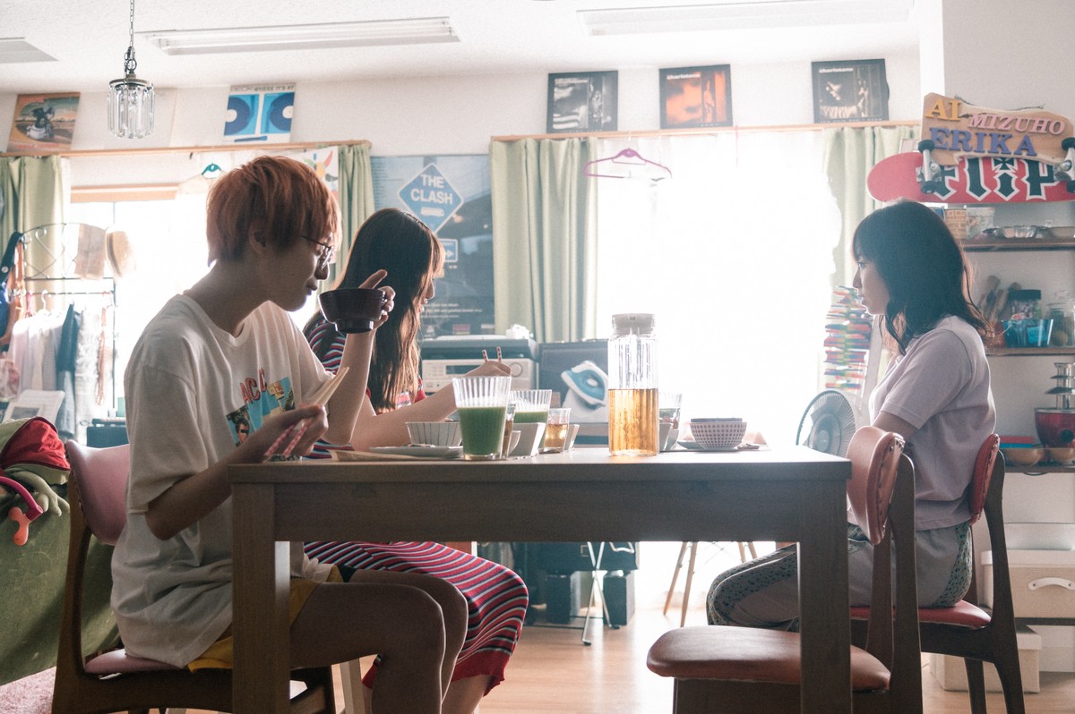 吉川愛×萩原みのり×今泉佑唯『転がるビー玉』予告編解禁　主題歌は佐藤千亜妃