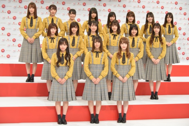 紅白歌合戦出場歌手 発表会見に登場した日向坂46