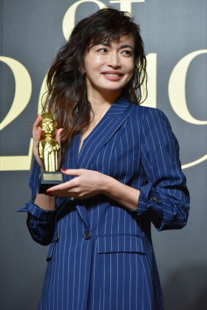 「The Mavericks of 2019」に登場した長谷川京子