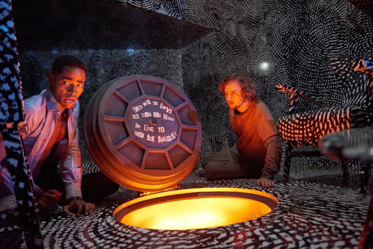 灼熱地獄・極寒地獄・宙吊り…“部屋”の詳細が明らかに『エスケープ・ルーム』場面写真解禁