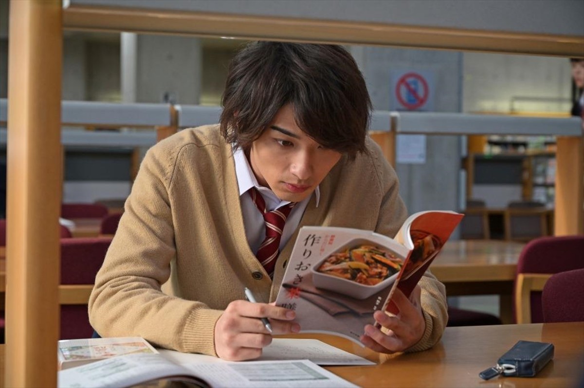 横浜流星、姉・菜々緒のために薬膳料理を猛勉強！『4マリ』食卓ショット公開