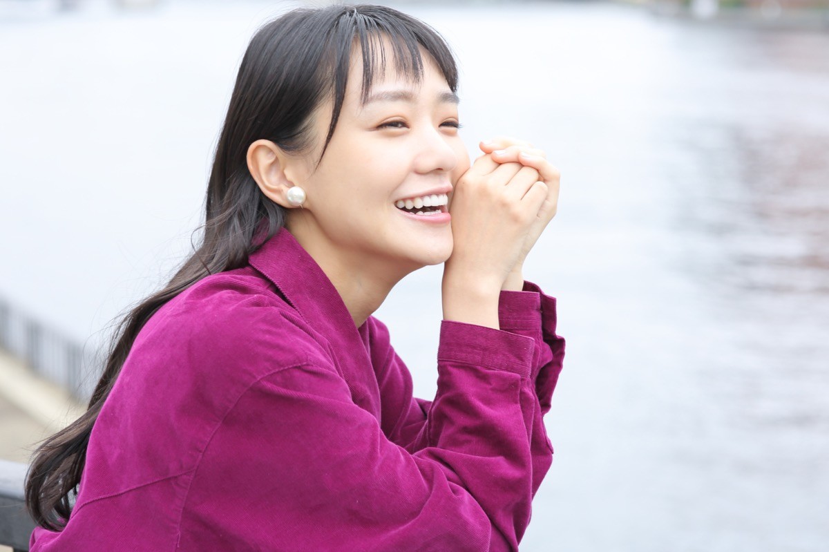 奈緒、取材時に見せた透明感あふれる笑顔【写真特集】