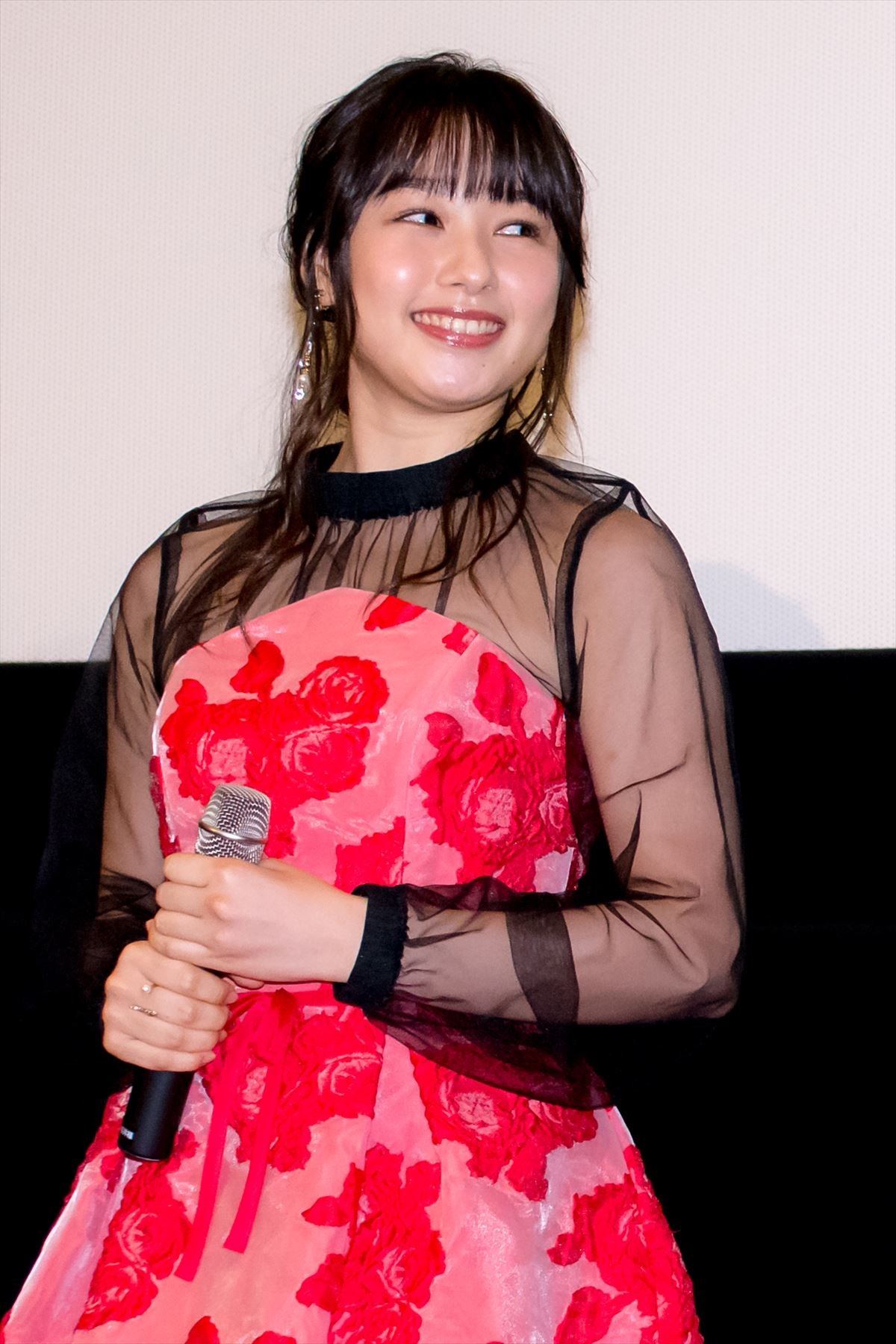 桜井日奈子、聞き間違いなど天然ボケ連発　間宮祥太朗からツッコミも