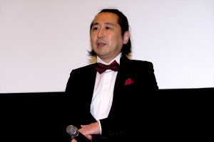 『殺さない彼と死なない彼女』初日舞台挨拶に登場した小林啓一監督