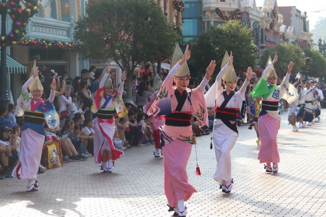 香港ディズニー初の 阿波踊りパレード 実施 日本との文化交流促進を願って 19年11月17日 特集 レポート クランクイン トレンド