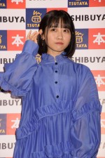 来栖りん、1stメジャー写真集『Lakka』発売記念サイン本お渡し会に登場