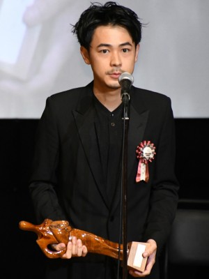 第11回TAMA映画賞授賞式に登場した成田凌