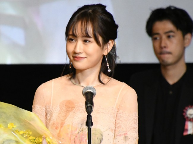 第11回TAMA映画賞授賞式にて、最優秀女優賞受賞を受賞した前田敦子