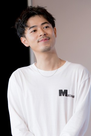 第34回新メンズノンノモデル発表式に登場した成田凌