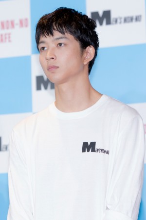 第34回新メンズノンノモデル発表式に登場した鈴木仁
