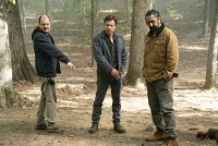 映画『ドクター・スリープ』メイキングカット　一番左がマイク・フラナガン監督、中央がダニー役のユアン・マクレガー