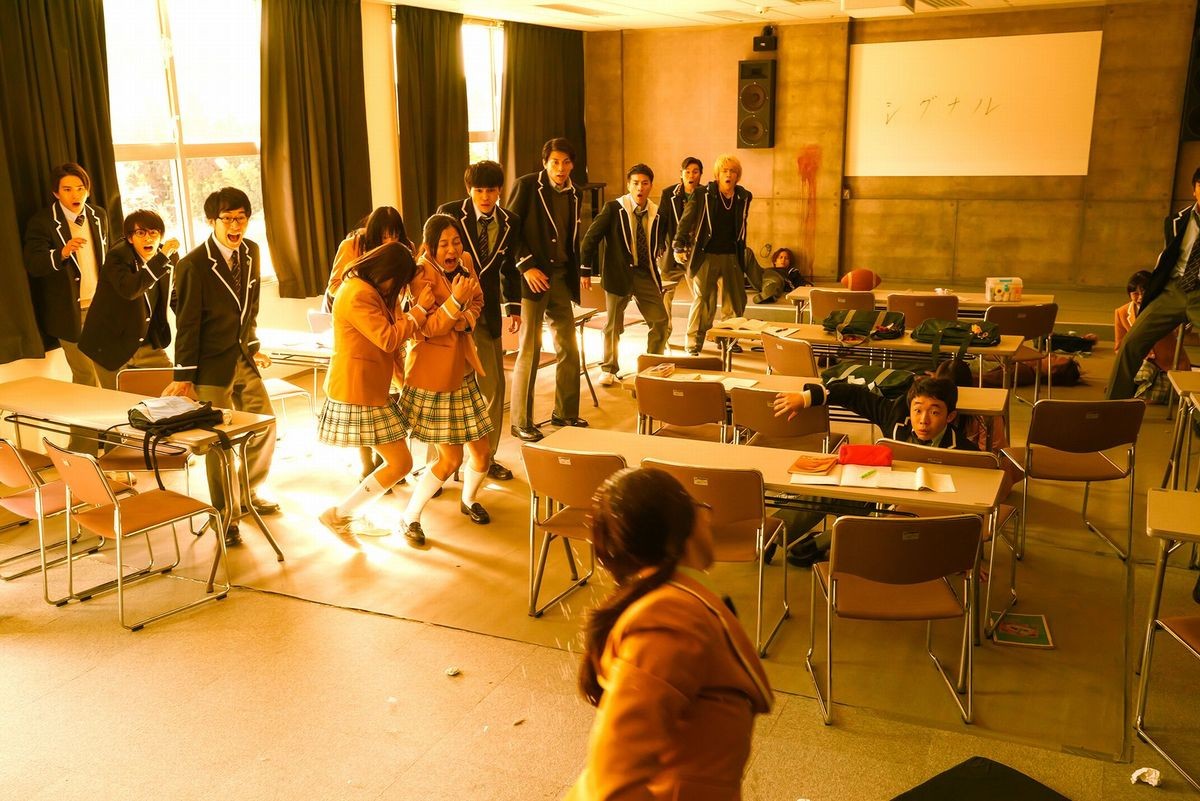 橋本環奈『シグナル 100』、自殺催眠の恐怖に翻弄される生徒たち…場面写真一挙解禁