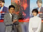 （左から）ドラマ『パラレル東京』試写会に登場した高橋克典、小芝風花