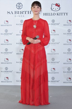 「SA BIRTH GINZA」×「ハローキティ」コラボジュエリー発表会に登場した佐々木希