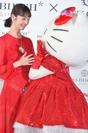 「SA BIRTH GINZA」×「ハローキティ」コラボジュエリー発表会に登場した佐々木希