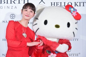「SA BIRTH GINZA」×「ハローキティ」コラボジュエリー発表会に登場した佐々木希