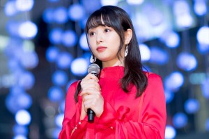 「WHITE KITTE」点灯式に登場した桜井日奈子