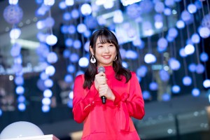 「WHITE KITTE」点灯式に登場した桜井日奈子
