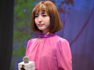 映画『アナと雪の女王2』スペシャルイベントに登場した神田沙也加