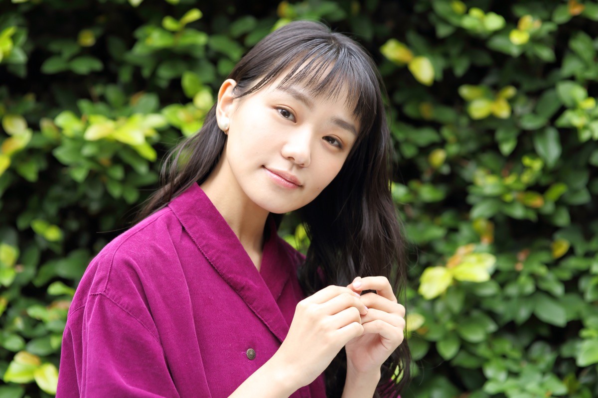 奈緒、取材時に見せた透明感あふれる笑顔【写真特集】