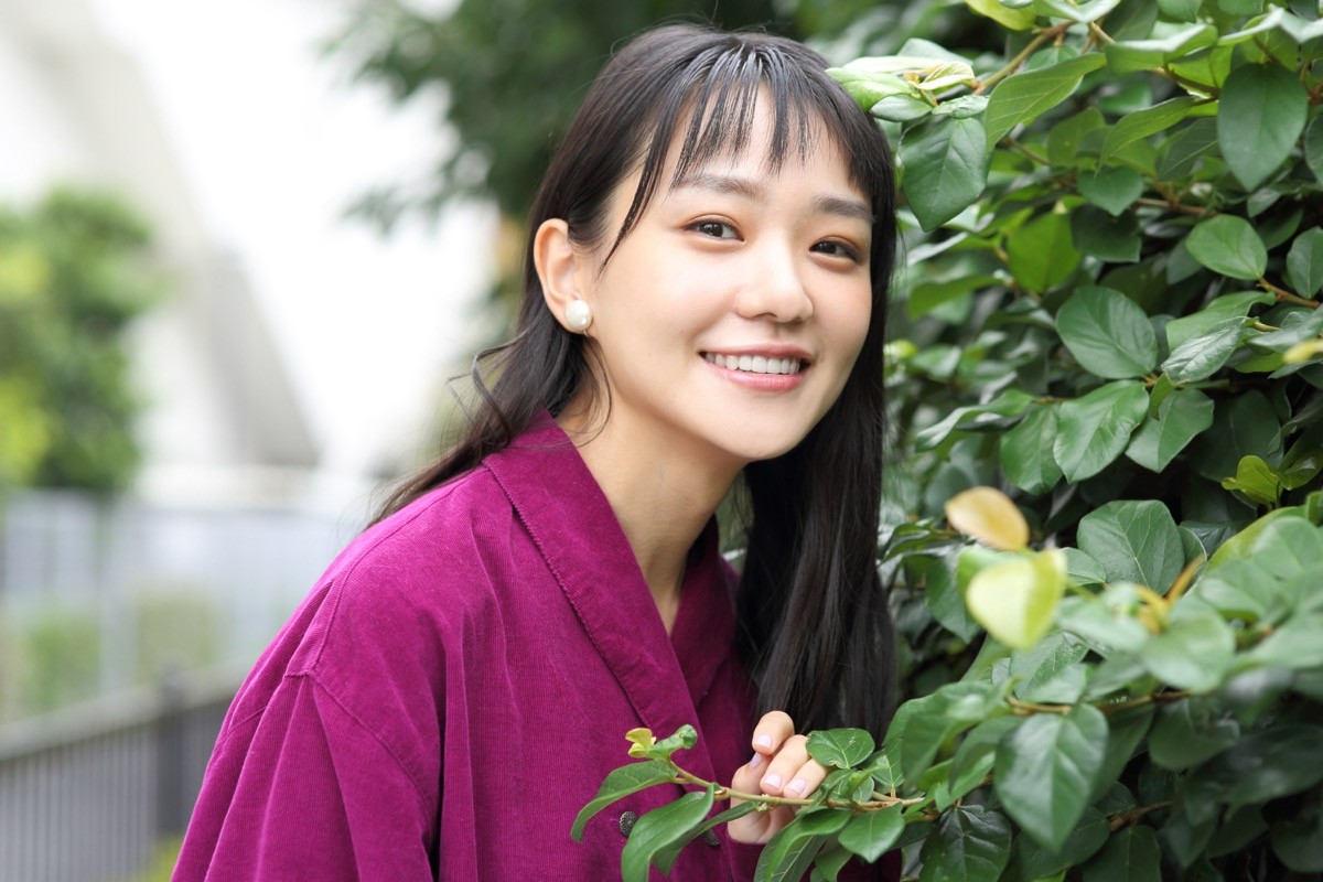 奈緒、取材時に見せた透明感あふれる笑顔【写真特集】