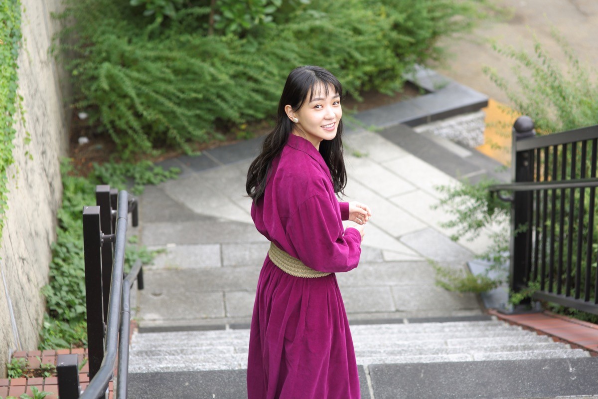 奈緒、取材時に見せた透明感あふれる笑顔【写真特集】