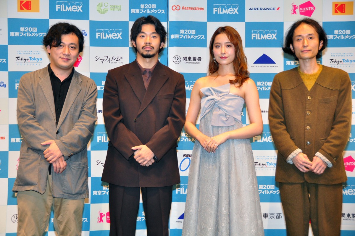 元乃木坂46・衛藤美彩、華やかなドレス姿で登場　結婚後初の公の場で輝く笑顔